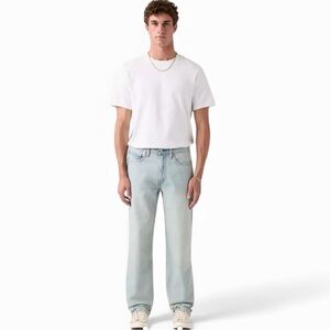 Vintage Levi's Men's Light Blue 550 Relaxed Straight Jeans 31/30